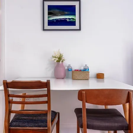 Stylish Center Serviced In Apartment *