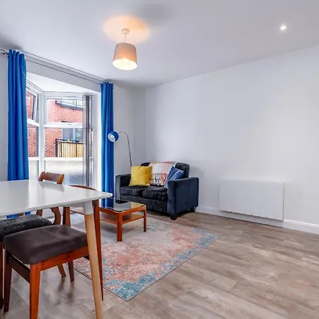 Stylish Center Serviced In Apartman *
